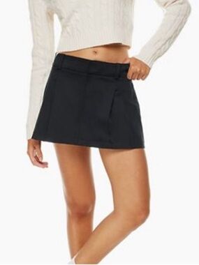 Aritzia Sunday Best Black Pleated Mini Skirt